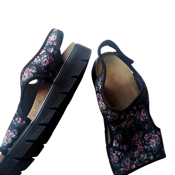 42/11 Alergria Black Floral Sandals‎ - Picture 4 of 9